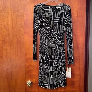 Calvin Klein NWT Size 12 Black & White Wrap Dress.